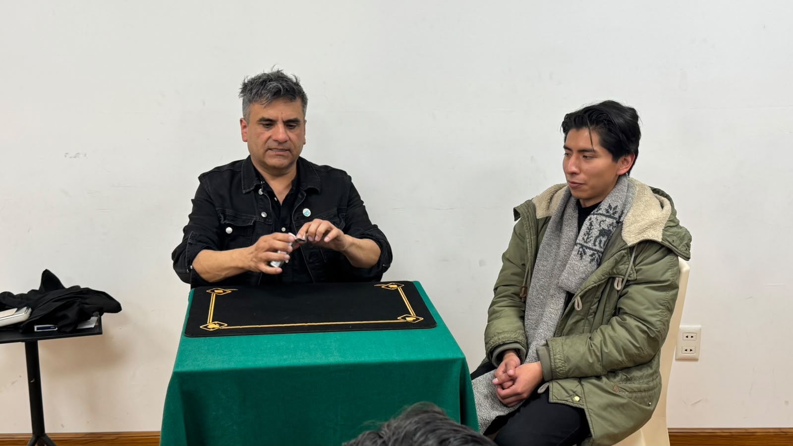 Exchanging illusionism at Academia Boliviana de Magia