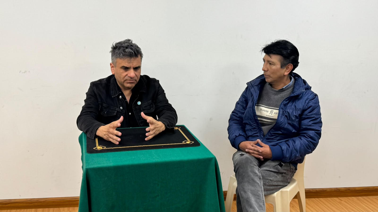 Exchanging illusionism at Academia Boliviana de Magia