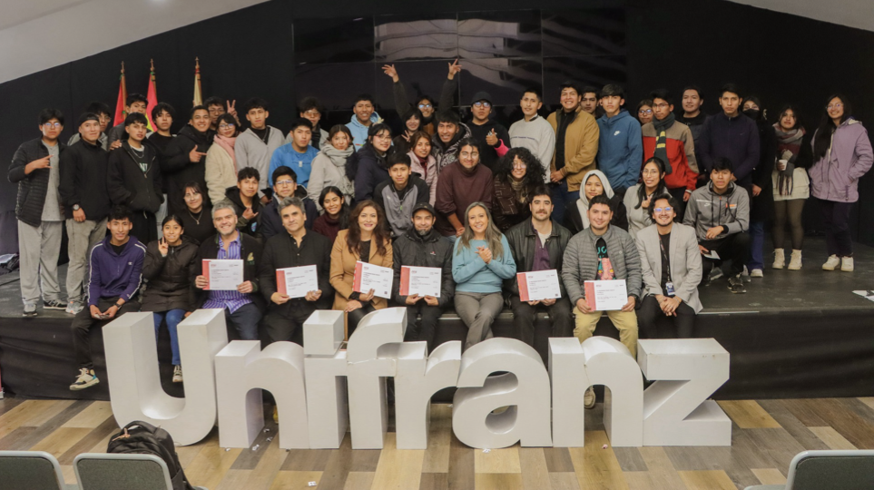 University community and participants of a talk at UNIFRANZ, Bolivia