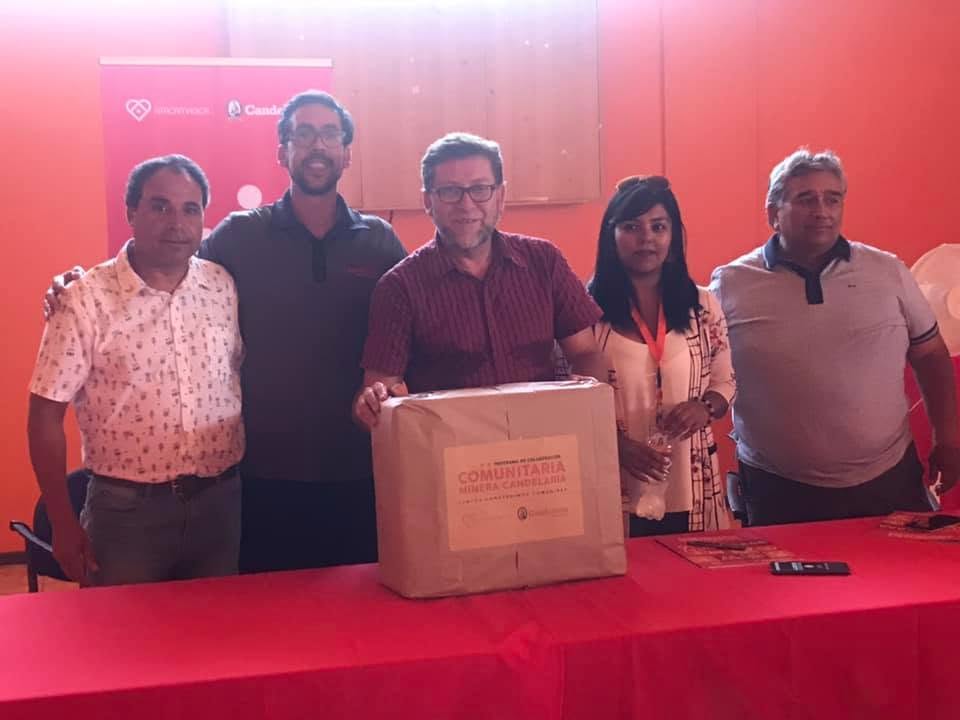 Integrantes del club Viejos Crack reciben implementación médica